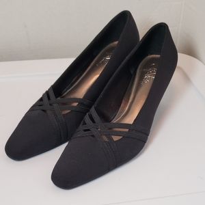 Life Stride Sofia Heels